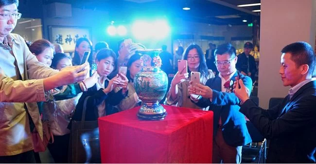献礼改革开放40年 景泰蓝《中国牛》首发亮相(图3)