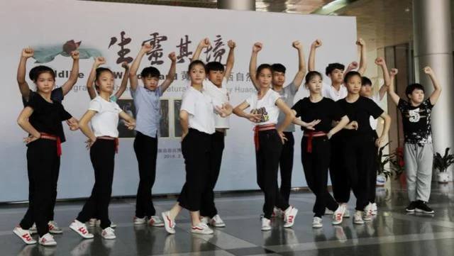 三月三·快闪民歌演绎当代壮乡情怀(图3) 三月三·快闪民歌演绎当代壮乡情怀(图3)