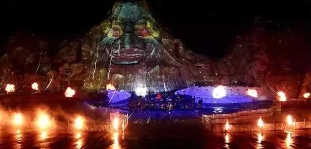 光影秀,夜间旅游的正确打开方式(图2) 光影秀,夜间旅游的正确打开方式(图2)