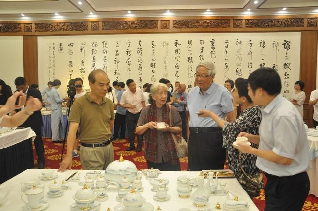千峰越瓷品鉴暨新闻发布会在北京举办(图3)