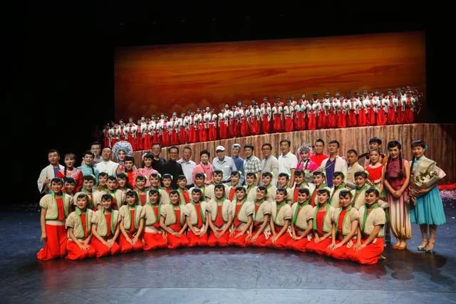 山西说唱剧《解放》千场演出献礼改革开放四十周年(图5) 山西说唱剧《解放》千场演出献礼改革开放四十周年(图5)