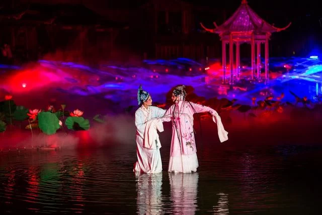 《寻梦牡丹亭》公演大获成功 世界级戏剧大师汤显祖故里又添新景观(图5)