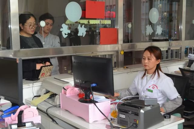 陕西榆阳:全面深化医疗改革,"健康红利"惠及百姓(图3) 陕西榆阳:全面深化医疗改革,"健康红利"惠及百姓(图3)