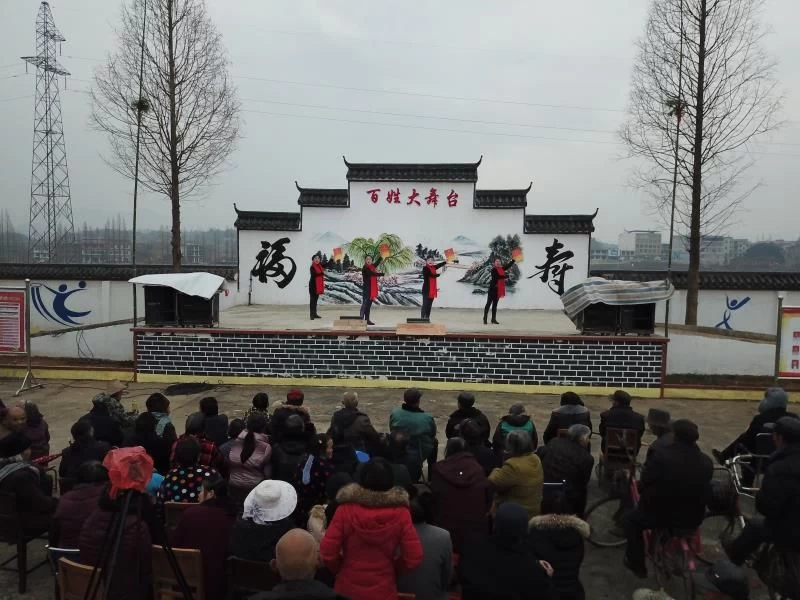手持彩练当空舞——湖北浠水县努力创建国家公共文化服务体系示范区(图5) 手持彩练当空舞——湖北浠水县努力创建国家公共文化服务体系示范区(图5)