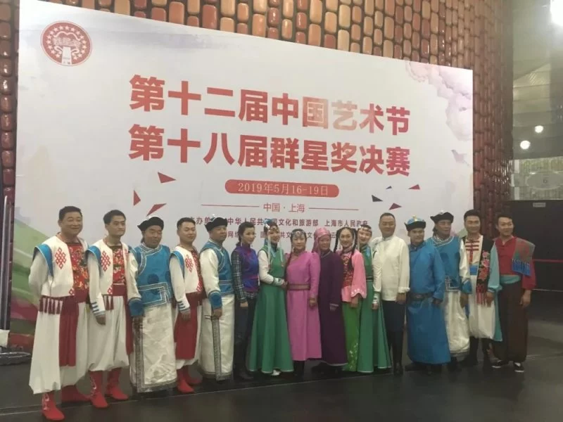 角逐群星奖,《美好家园人情厚》把漫瀚调唱到了大上海(图1) 角逐群星奖,《美好家园人情厚》把漫瀚调唱到了大上海(图1)