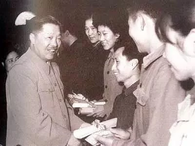 “十破世界纪录”的东莞骄子陈镜开(图10) “十破世界纪录”的东莞骄子陈镜开(图10)
