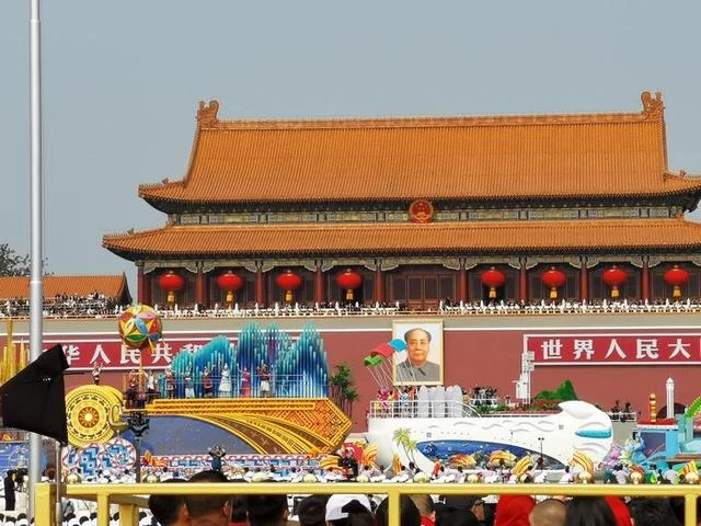 “壮美广西”彩车传递壮乡心声(图1)