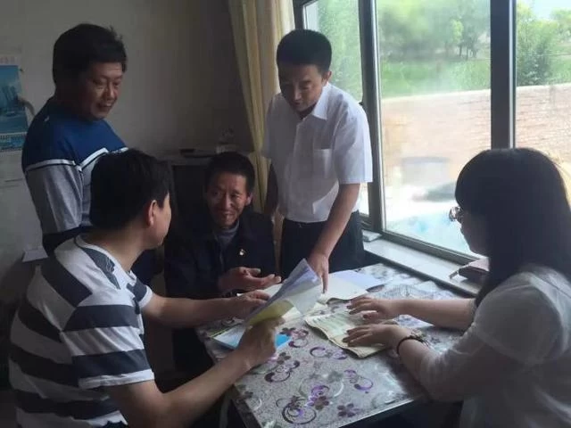 用生命践行扶贫的使命——靖边39岁的乡镇干部白新荣因公殉职(图3) 用生命践行扶贫的使命——靖边39岁的乡镇干部白新荣因公殉职(图3)