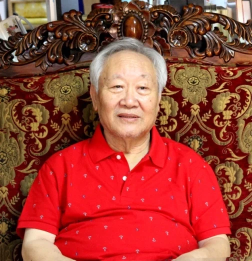 侯业油画作品走进中国高铁(图1) 侯业油画作品走进中国高铁(图1)