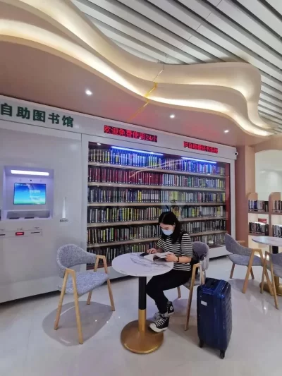 高铁站里的图书驿站:让旅途阅读成为一种生活方式(图3) 高铁站里的图书驿站:让旅途阅读成为一种生活方式(图3)