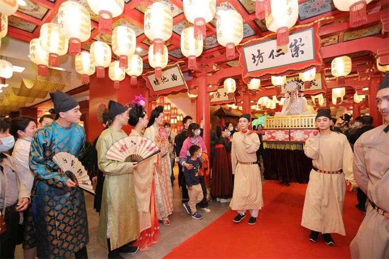 全国首个唐风市井文化街区“长安十二时辰”西安开市(图1) 全国首个唐风市井文化街区“长安十二时辰”西安开市(图1)