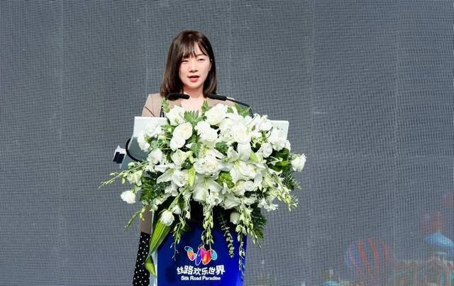 丝路欢乐世界文商旅行业创新沙龙暨“丝路文化国际传播交流基地”授牌仪式举行(图3) 丝路欢乐世界文商旅行业创新沙龙暨“丝路文化国际传播交流基地”授牌仪式举行(图3)