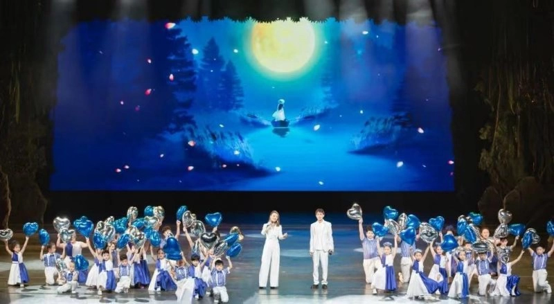 《为不凡闪耀》“献礼中国动漫100周年”特别节目在青岛完成拍摄(图3) 《为不凡闪耀》“献礼中国动漫100周年”特别节目在青岛完成拍摄(图3)