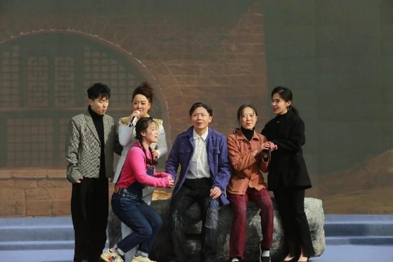 “启航新征程 幸福中国年”2023西安“村晚”示范展演让群众乐开怀(图2)