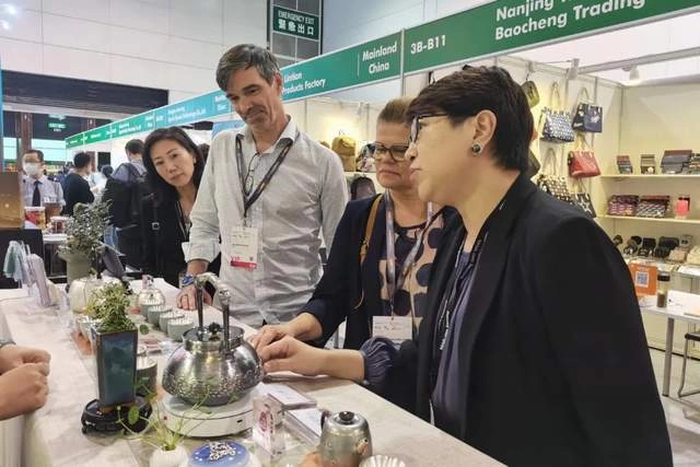 源于丽江,献给世界 | 百岁坊品牌应邀参加香港礼品及赠品展(图5) 源于丽江,献给世界 | 百岁坊品牌应邀参加香港礼品及赠品展(图5)