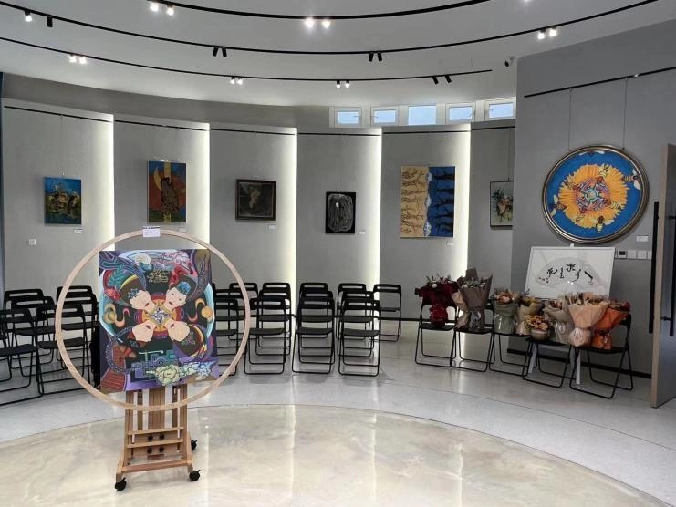 “一束光”清华大学美术学院博士生苏德格日勒绘画作品展举办(图4) “一束光”清华大学美术学院博士生苏德格日勒绘画作品展举办(图4)