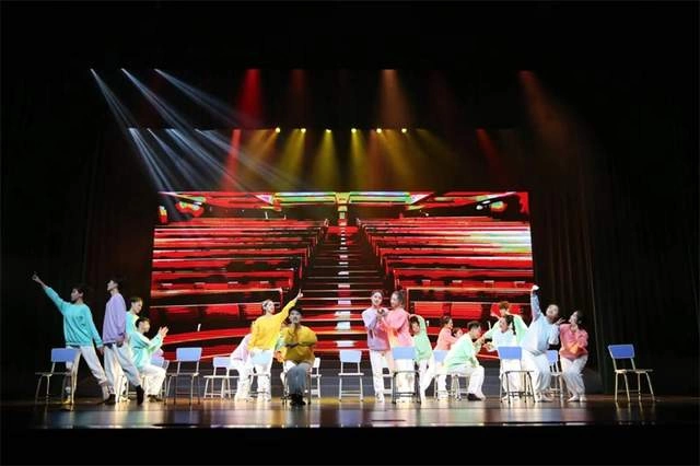 音乐剧《青春ING》圆满完成首演,开启校企合作新里程!(图4) 音乐剧《青春ING》圆满完成首演,开启校企合作新里程!(图4)