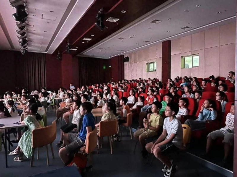 温州市图书馆:营造阅读多元空间 以幸福感激发青少年阅读兴趣(图8) 温州市图书馆:营造阅读多元空间 以幸福感激发青少年阅读兴趣(图8)
