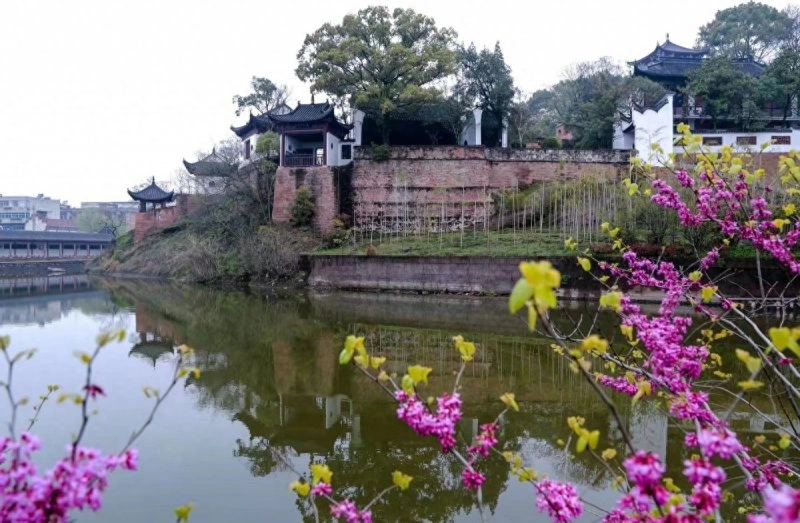 赤壁矶头的沉思(图2) 赤壁矶头的沉思(图2)
