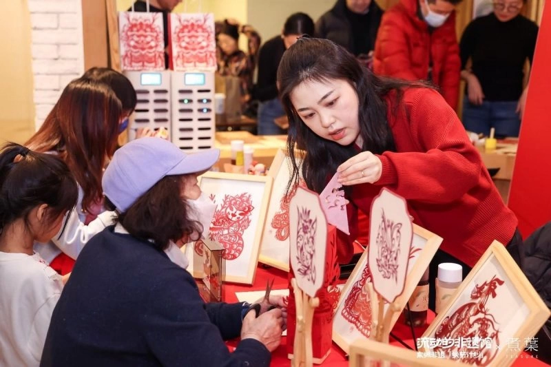 北京东城推出流动的非遗馆,打造“非遗焕新”融合新模式(图5) 北京东城推出流动的非遗馆,打造“非遗焕新”融合新模式(图5)