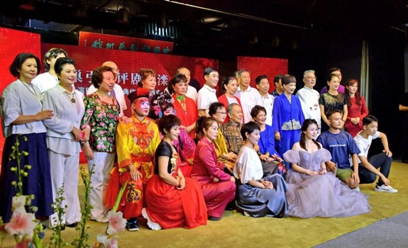 筑巢引凤评剧回滦——评剧导演巨匠张玮经典作品演唱会在滦州举行(图1)