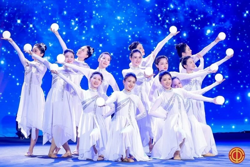 海淀职工庆祝中华人民共和国成立75周年文艺汇演成功举行(图14) 海淀职工庆祝中华人民共和国成立75周年文艺汇演成功举行(图14)