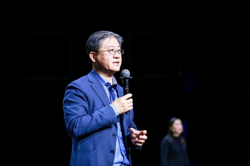 致敬已故美术家忻东旺——原创话剧《忻东旺》在清华大学演出(图5) 致敬已故美术家忻东旺——原创话剧《忻东旺》在清华大学演出(图5)
