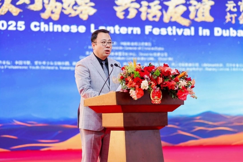 弘扬中华文化 传递节日祝福——“亲情中华·四海同春”迪拜慰侨演出圆满完成(图2) 弘扬中华文化 传递节日祝福——“亲情中华·四海同春”迪拜慰侨演出圆满完成(图2)