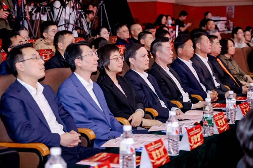 庆祝中华全国总工会成立100周年 ——“五月的鲜花”海淀职工歌咏比赛圆满落幕(图1)