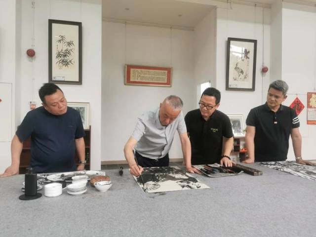 “五一”艺术盛宴！“梁楷遗风”王西洲画展广州番禺开幕，传统水墨焕新彩(图8)