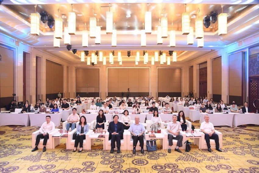 凝聚多方智慧，共筑婚育友好社会新生态——2025首届婚育友好主题论坛在京举办(图1)