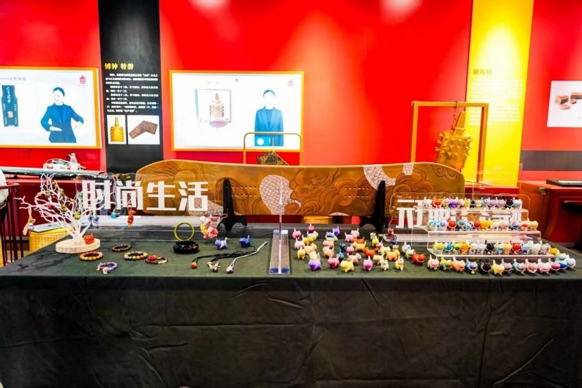 重庆城口“忘我”漆艺作品展在京启幕，百余件残疾人非遗作品亮相故宫博物院(图7)
