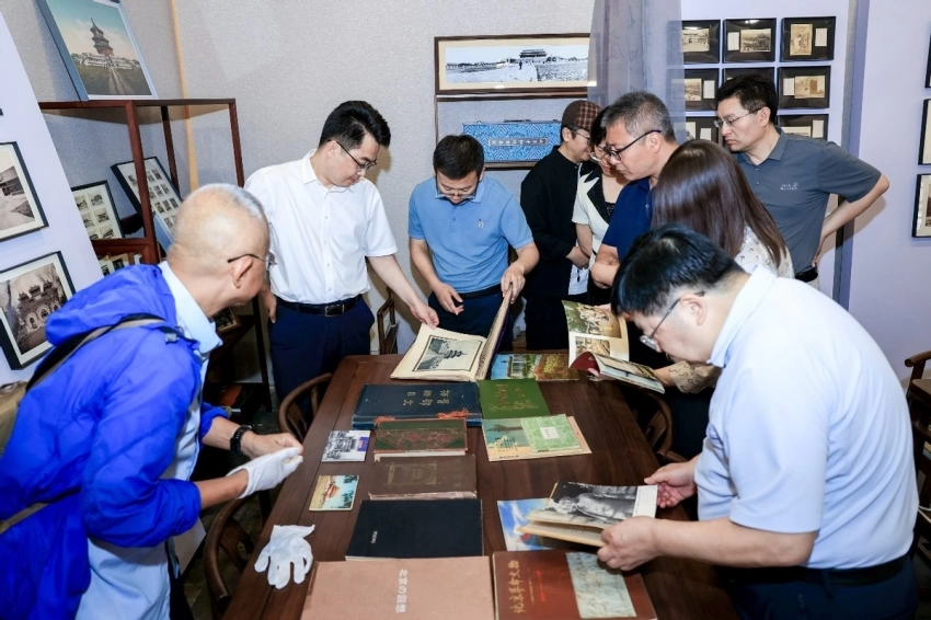 影像里的北京中轴线：百年市井影像故事首次集中展出(图5)
