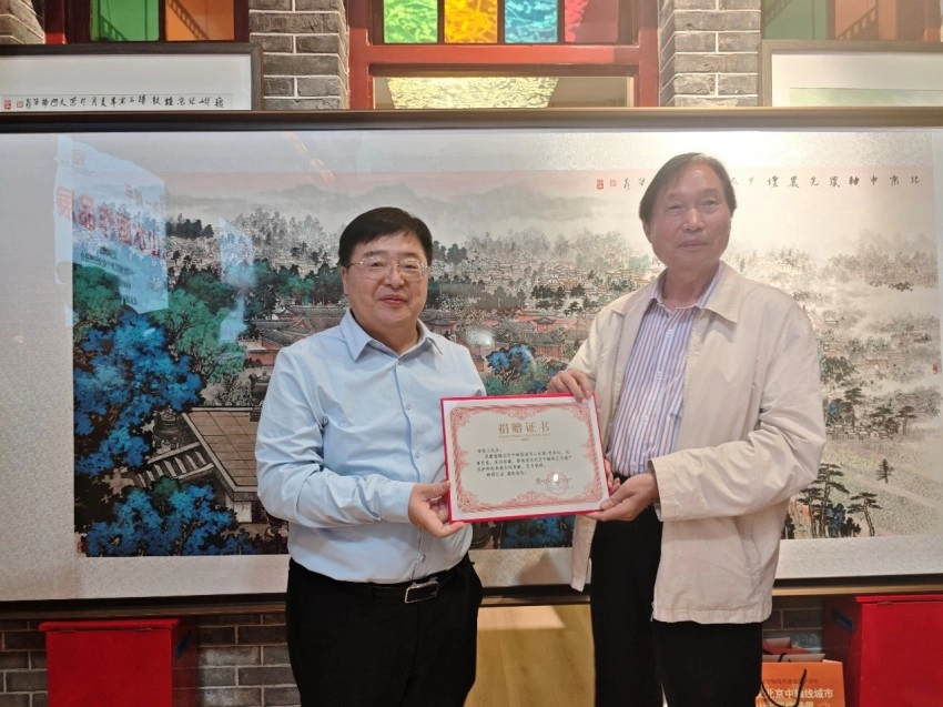 丹青绘中轴 文脉永传承 ——“庆祝北京中轴线申遗成功一周年·杨留义北京中轴线城市山水画展”在京开幕(图5) “庆祝北京中轴线申遗成功一周年·杨留义北京中轴线城市山水画展”在京开幕(图5)