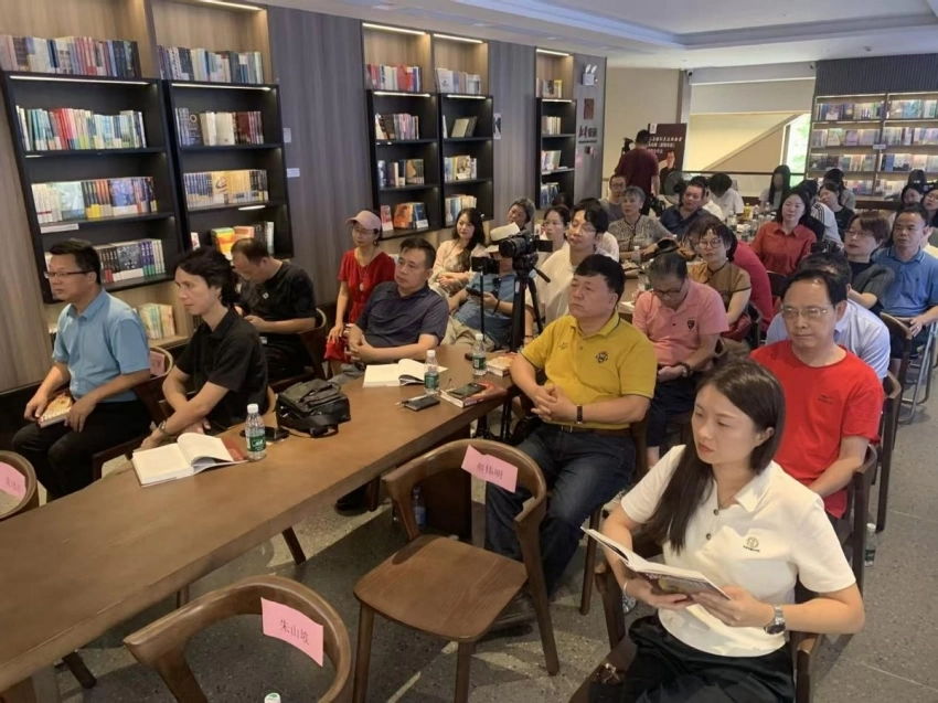 朱山坡《蛋镇诗社》分享会在东莞举行(图2)