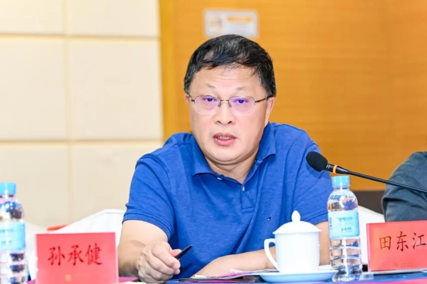 铭刻“中医旗手”百年心路,铸就中医复兴影像丰碑——纪录电影《国医魂·邓铁涛》剧本研讨会在广州举行(图24) 纪录电影《国医魂·邓铁涛》剧本研讨会在广州举行(图24)