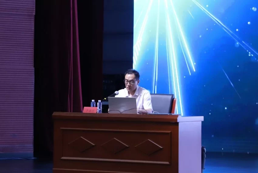 “XIN空间阅读推广”科普月主题讲座《人工智能：从科幻电影到现实生活的奇妙旅程》开讲(图2)