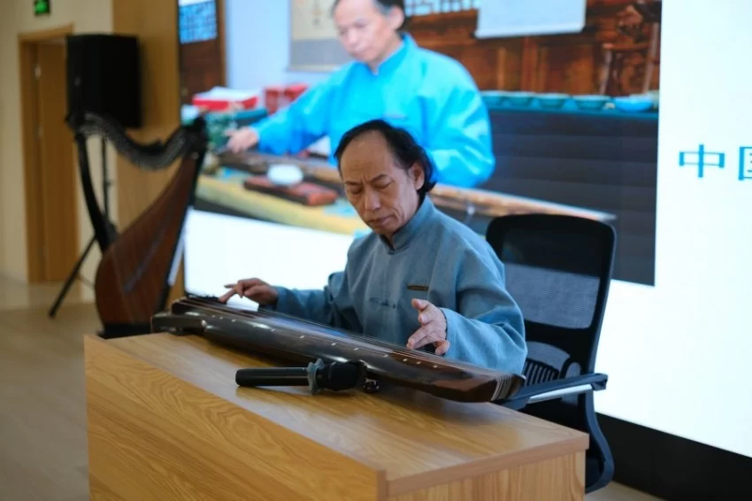 传统艺术点亮京西小镇,“莲韵温泉 墨绘芳华”文化活动举办(图3) 传统艺术点亮京西小镇,“莲韵温泉 墨绘芳华”文化活动举办(图3)