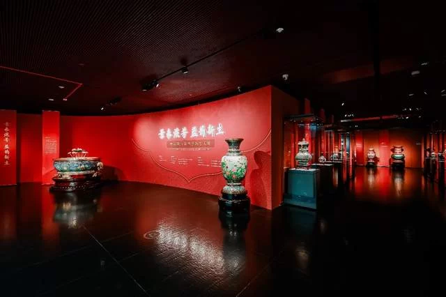  “景泰流芳 蓝韵新生” 景泰蓝传承与创新艺术展在国家大剧院开幕