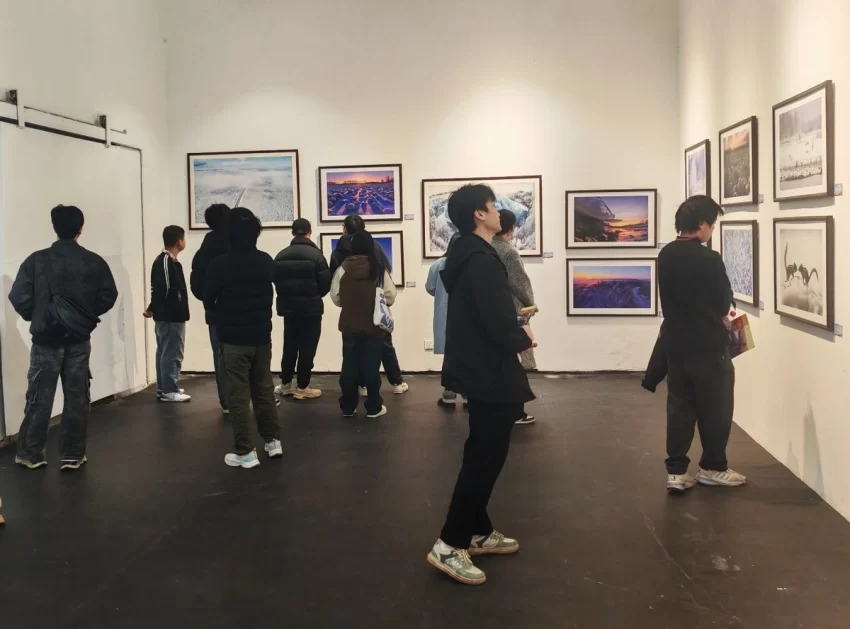 林海雪韵映山城 南北文旅谱新篇——“大美伊春·魅力丰林”冬季风光摄影作品展重庆启幕(图2)