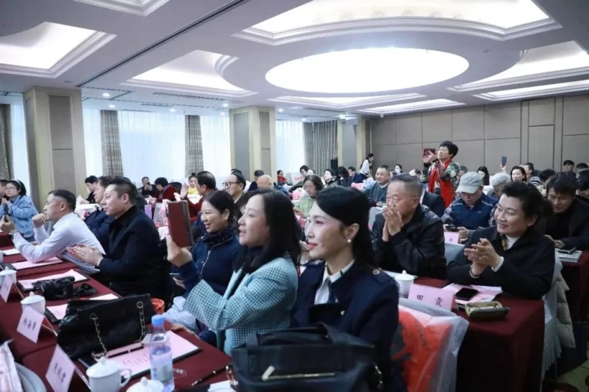 全面贯彻落实《全民阅读促进条例》 红岩书院揭牌仪式暨阅读与人生分享会在京举行(图10)