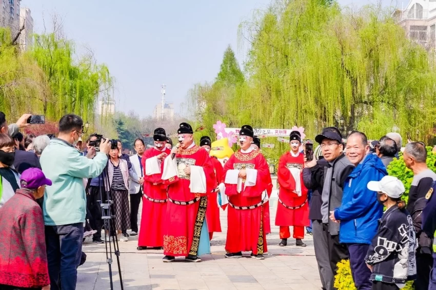 鹤舞樱飞 向新而行——2026樱花季鹤壁文旅推介大会开幕(图4) 鹤舞樱飞 向新而行——2026樱花季鹤壁文旅推介大会开幕(图4)
