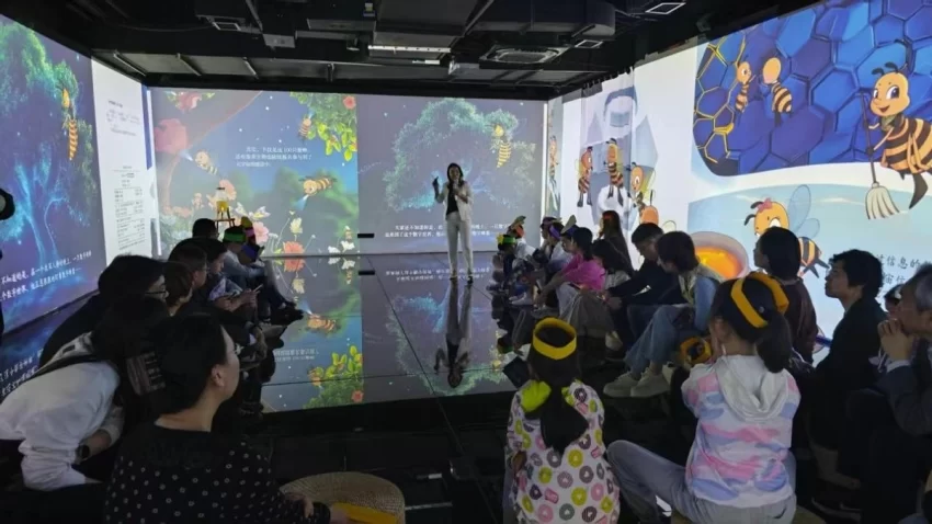 元宇宙儿童阅读发蒙之作《灵境蜜语》丛书面世(图2) 元宇宙儿童阅读发蒙之作《灵境蜜语》丛书面世(图2)