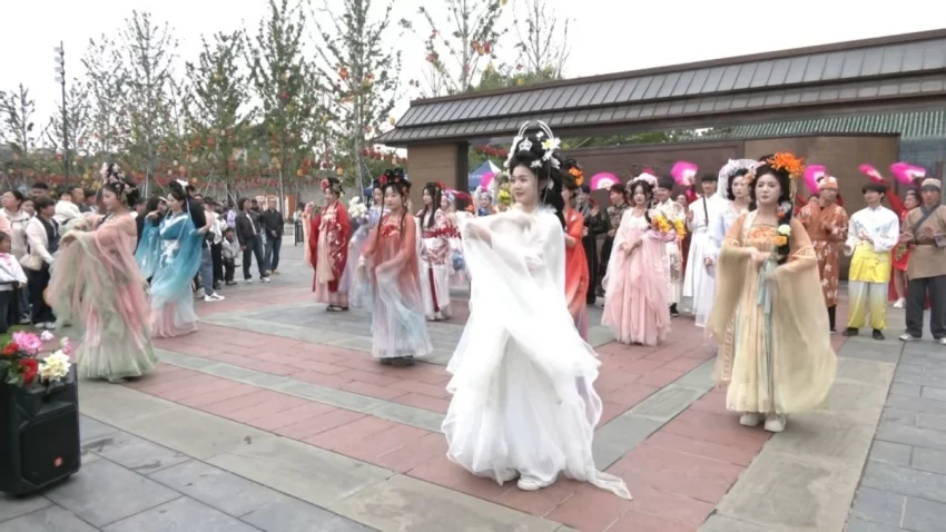 河南周口:“古韵”碰撞“新潮玩” 沉浸式体验引客来(图4) 河南周口:“古韵”碰撞“新潮玩” 沉浸式体验引客来(图4)