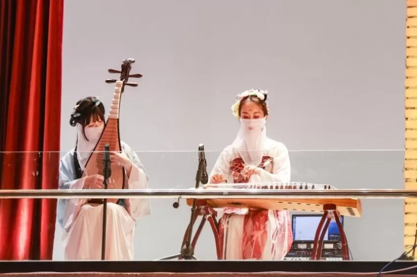 798南门——慢生活商业街区打造沉浸式艺术夜(图6)