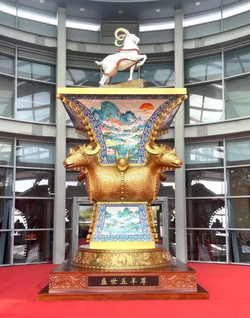 吉尼斯世界纪录铜雕景泰蓝《盛世五羊尊》在河北迁西落成(图4)